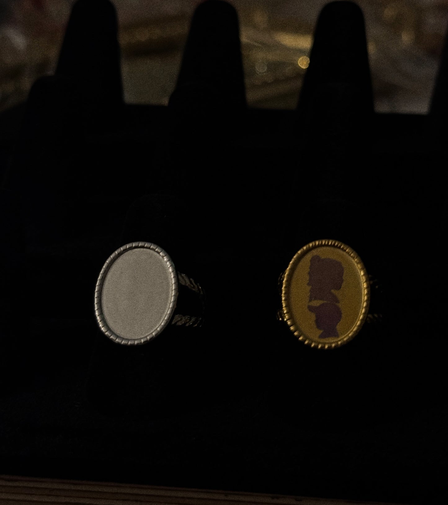 One size double band oval silhouette ring