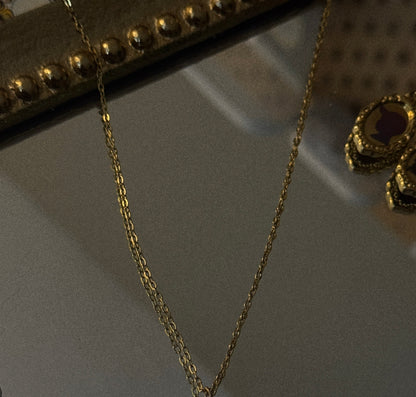 Teardrop silhouette necklace