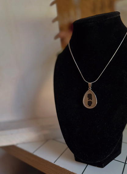 Teardrop silhouette necklace