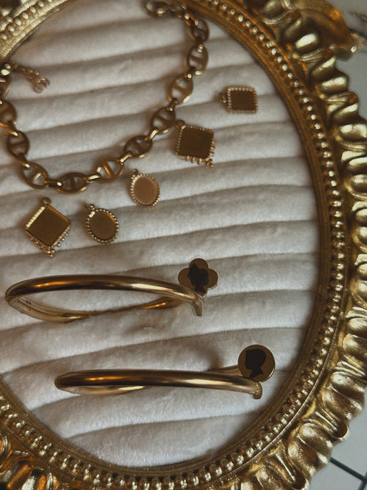 Silhouette nail bangle