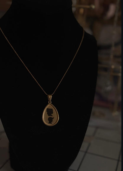 Teardrop silhouette necklace