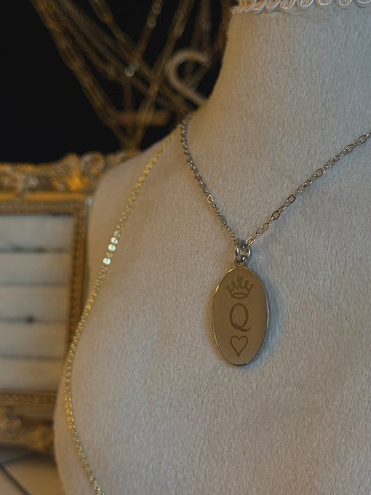 QUEEN necklace