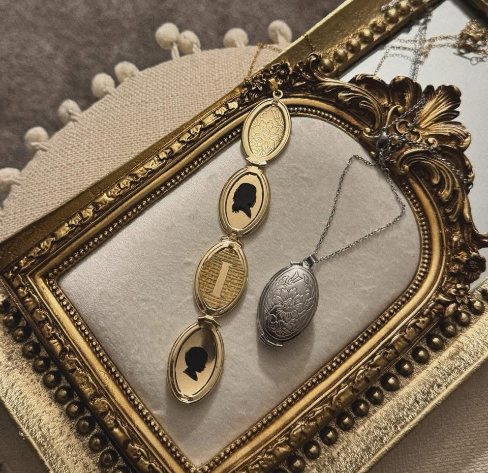 3D silhouette locket