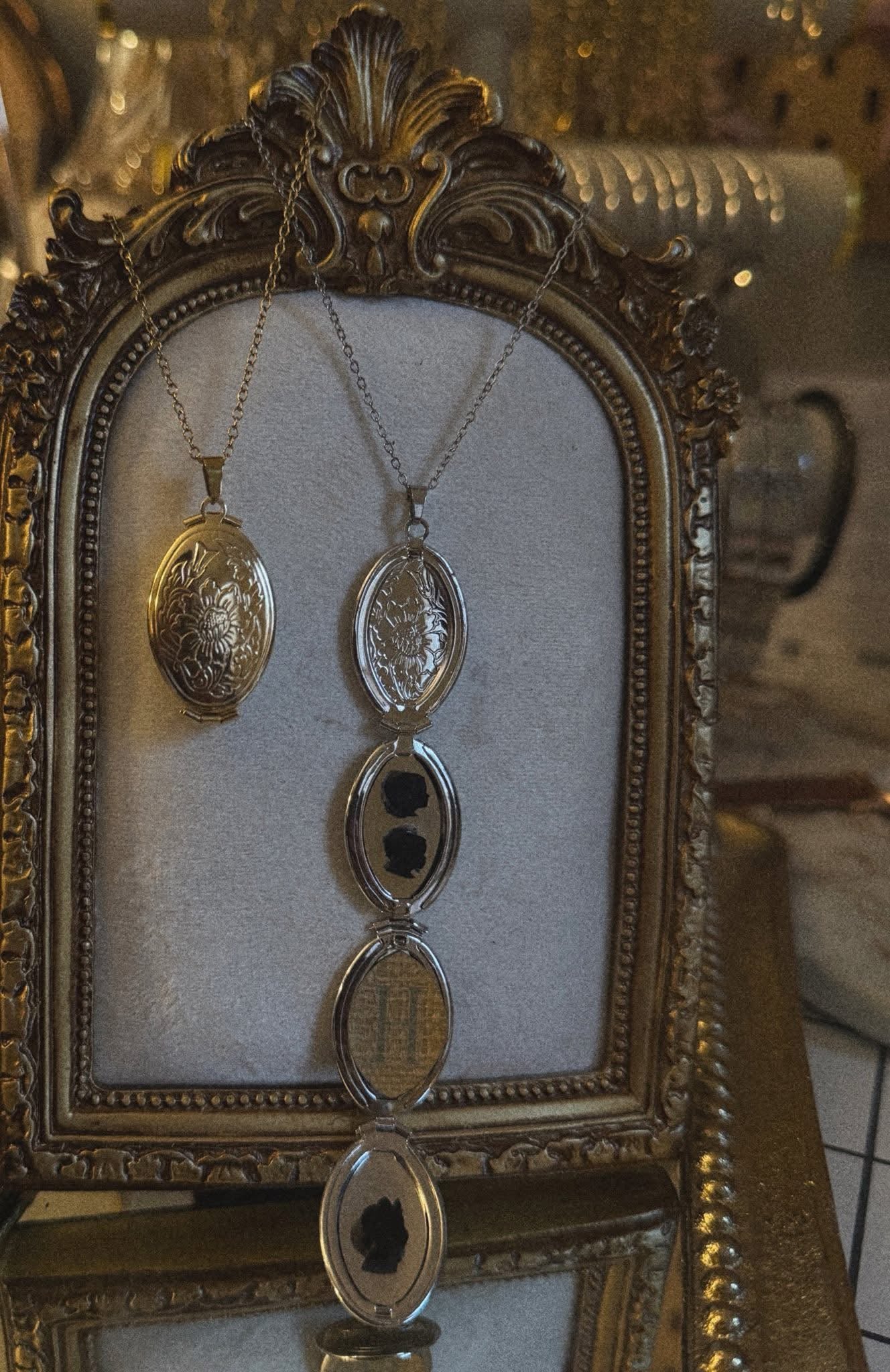 3D silhouette locket